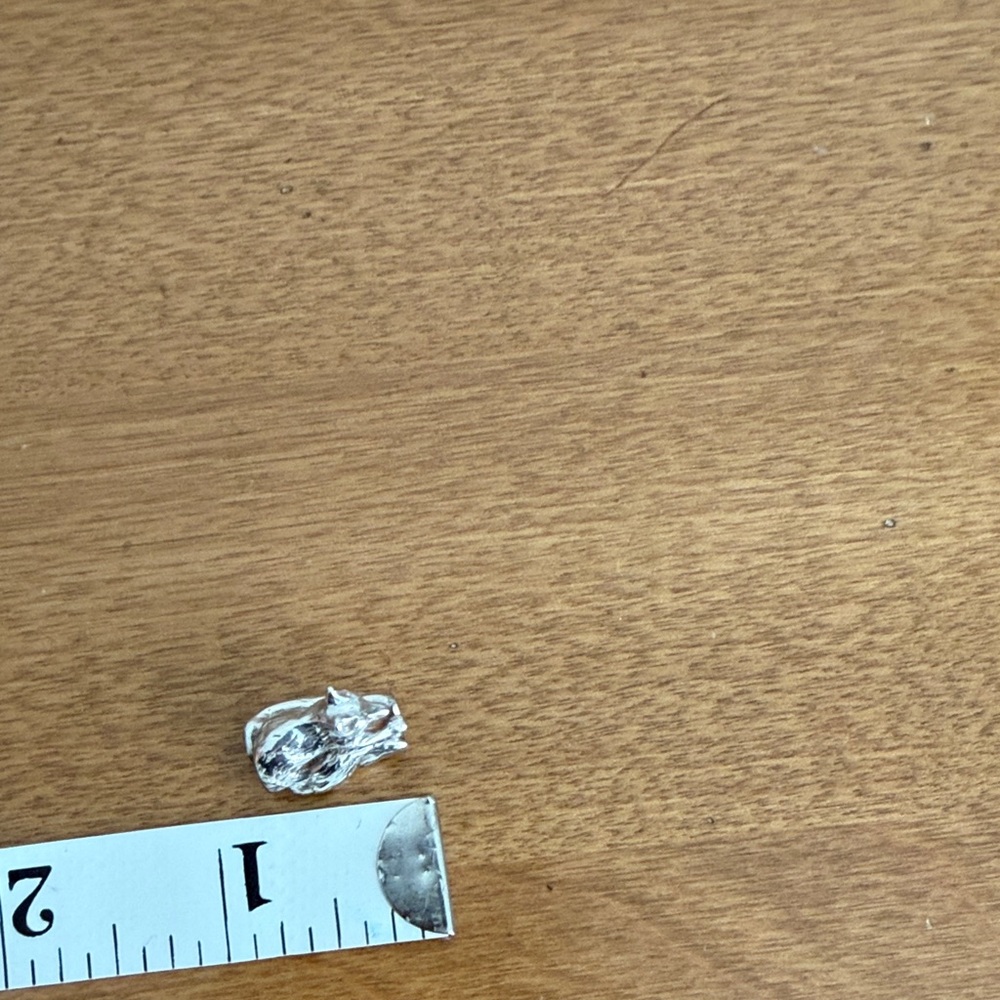 Silver Fox Charm - Picture 2 of 6